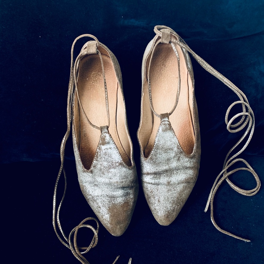 Seychelles Hive Lace-up Flats in Pewter